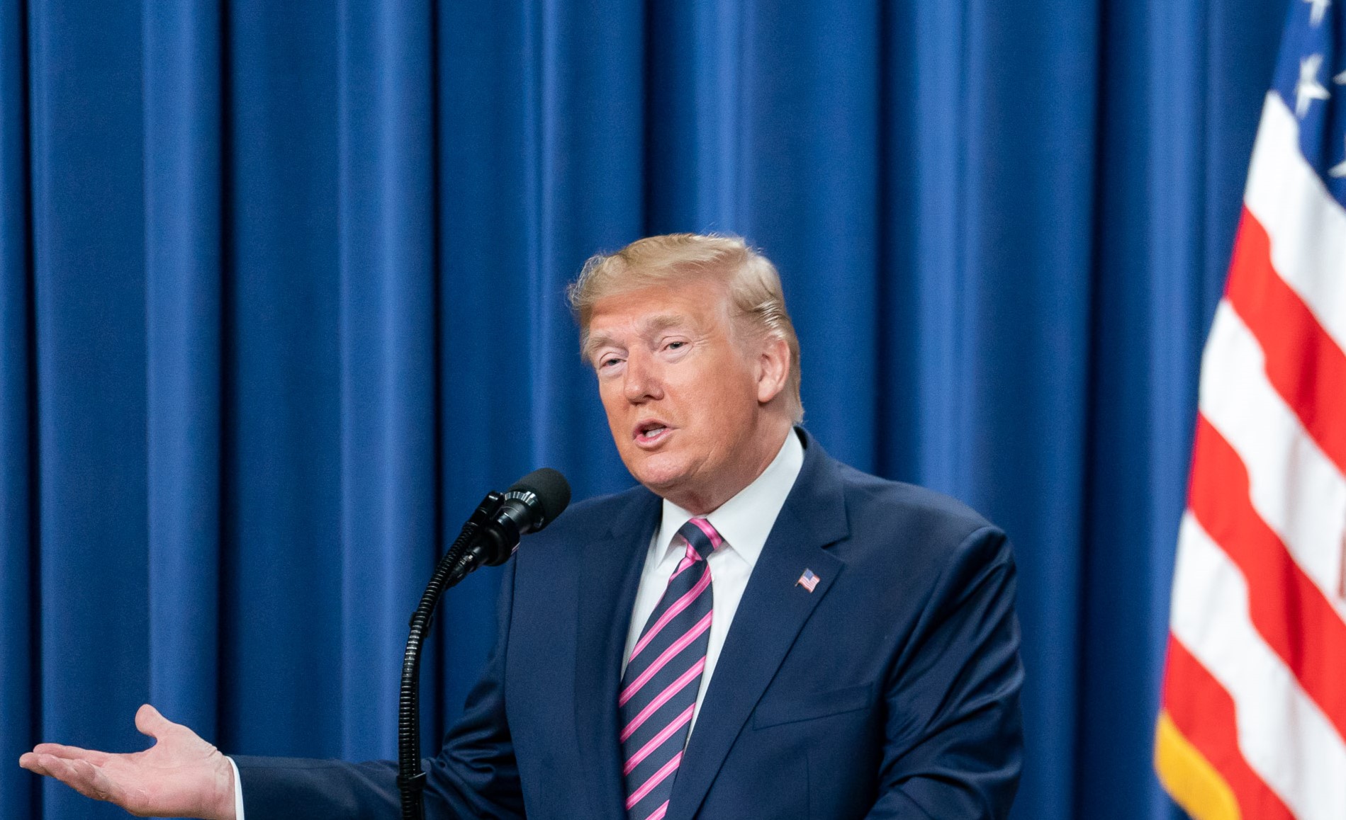 Donald Trump exponiendo en el primer debate presidencial | Foto: CNN   